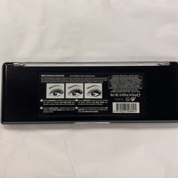 Rimmel London eye contouring palette smoke edition. NWT - Picture 2 of 3